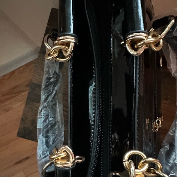 Beautiful NWOT black patent leather handbag with sequin flowers - Picture 7 of 13
